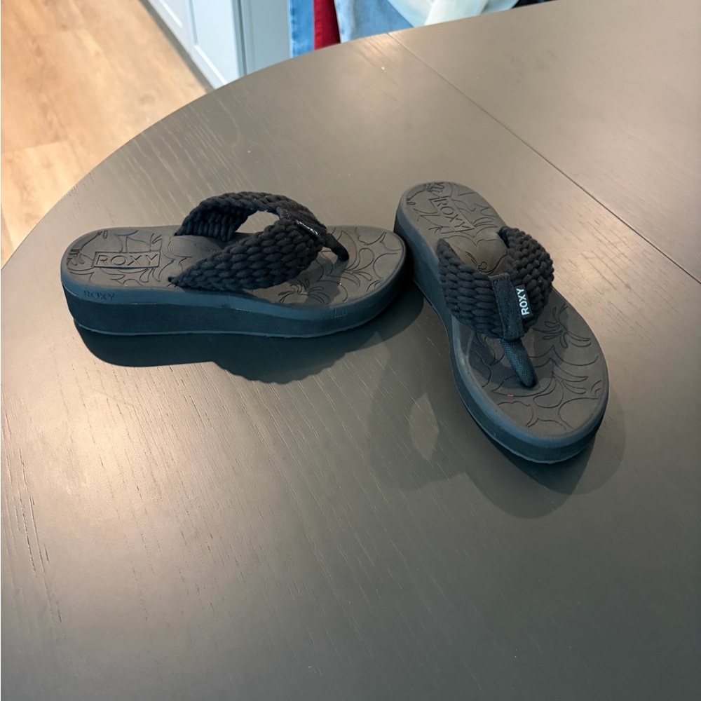 Roxy flip flops - Picture 2 of 5